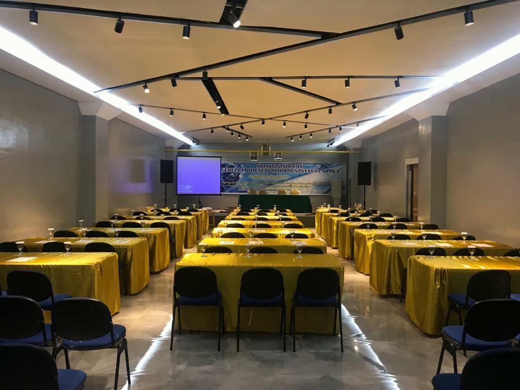 Heavenly Land Family Hotel Palembang Extérieur photo