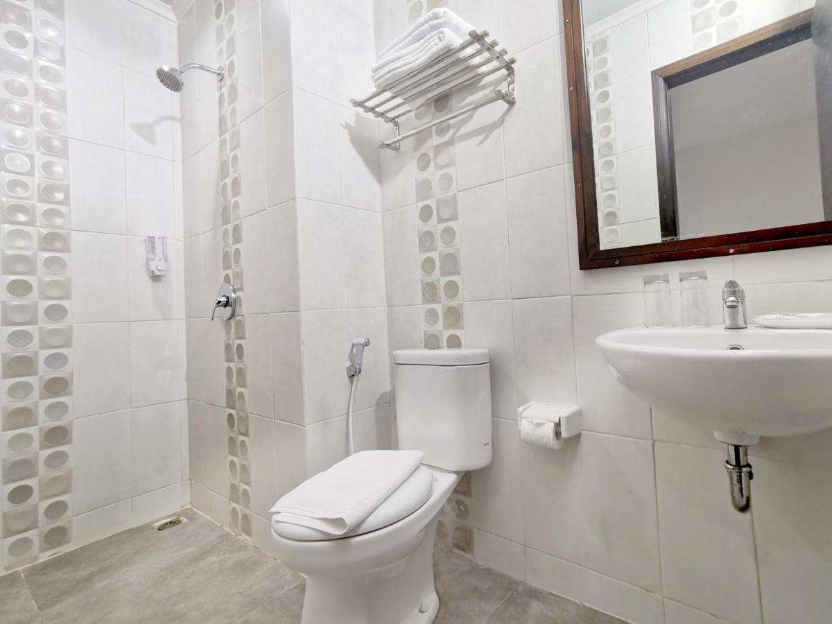 Heavenly Land Family Hotel Palembang Extérieur photo